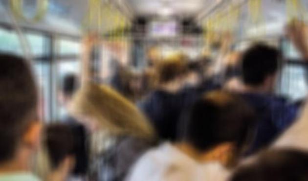 Metrobüste taciz! 'Beni tanırsın, ben oyuncuyum'