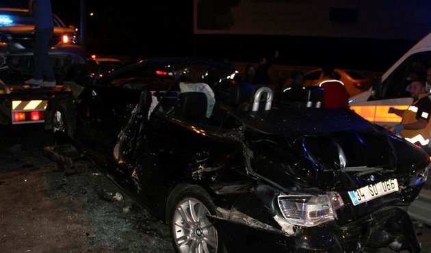 Küçükçekmece'de feci kaza: Ölü ve yaralılar var