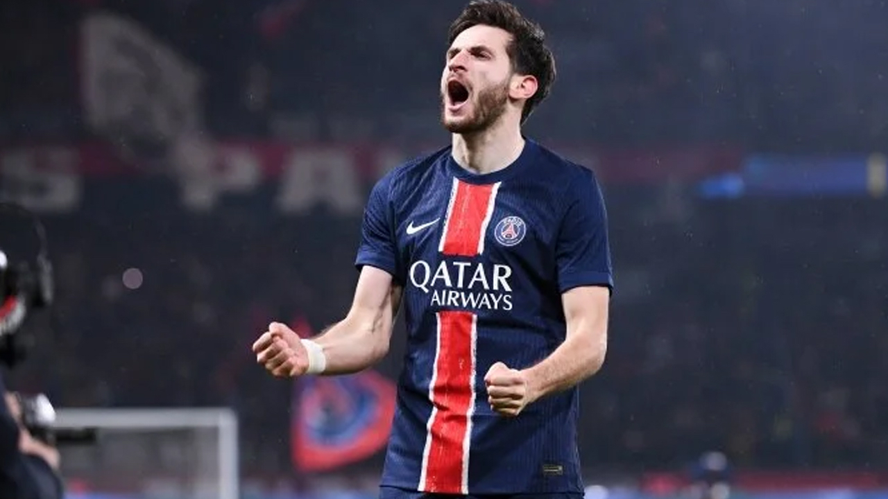 Kvaratskhelia attı, Paris Saint-Germain Monaco'ya acımadı! 4 gollü galibiyet