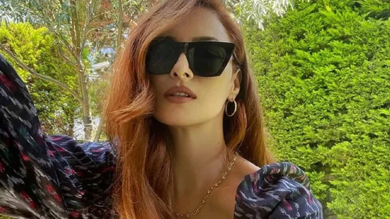 Mine Tugay'ın yıllara meydan okuyan güzelliğinin sırrı ortaya çıktı! İşte sağlıklı yaşam tarzı...