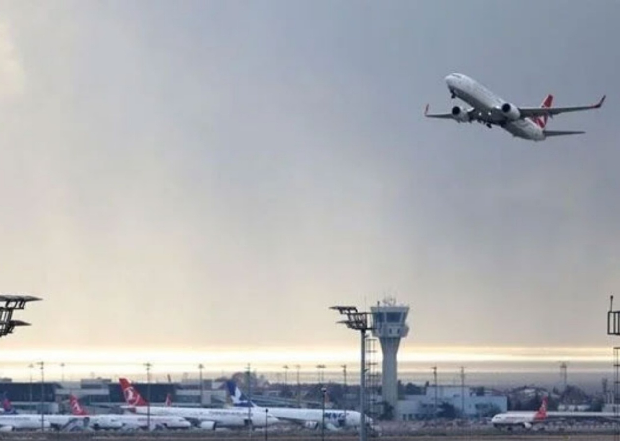 Uçuşlara kar engeli! Sabiha Gökçen Havalimanı'ndaki bazı uçuşlarda azaltma kararı alındı