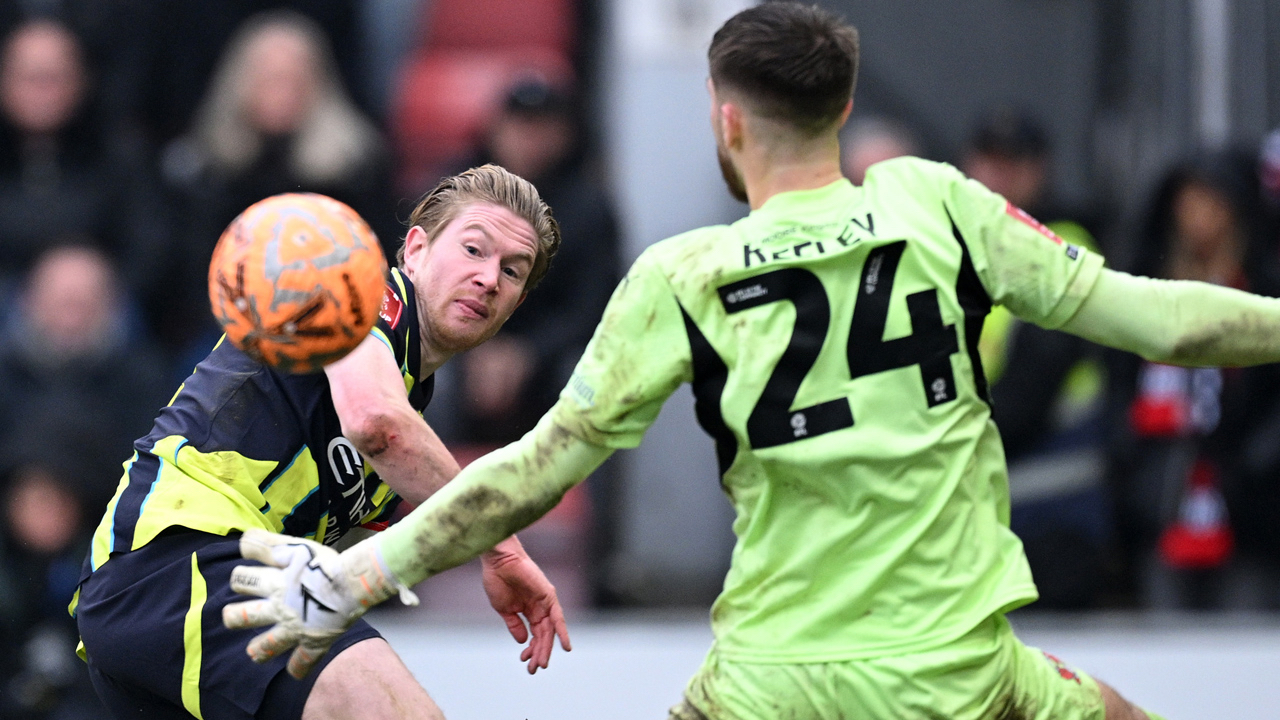 Manchester City ecel terleri döktüğü maçta 1. Lig ekibini FA Cup'ın dışına itmeyi başardı