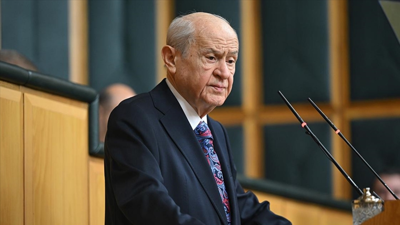 MHP lideri Bahçeli'den halka sokağa çıkma çağrısı yapan Özgür Özel'e tepki! 'Yargıya saygı duy partinde otur'