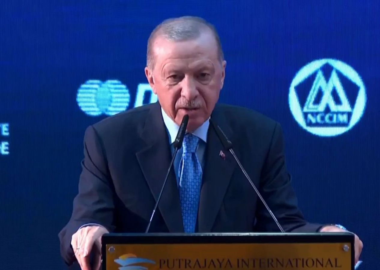Cumhurbaşkanı Erdoğan'dan Malezya'da yatırımcılara çağrı: Türkiye ekonomisi büyüyor, bize güvenen kaybetmez!