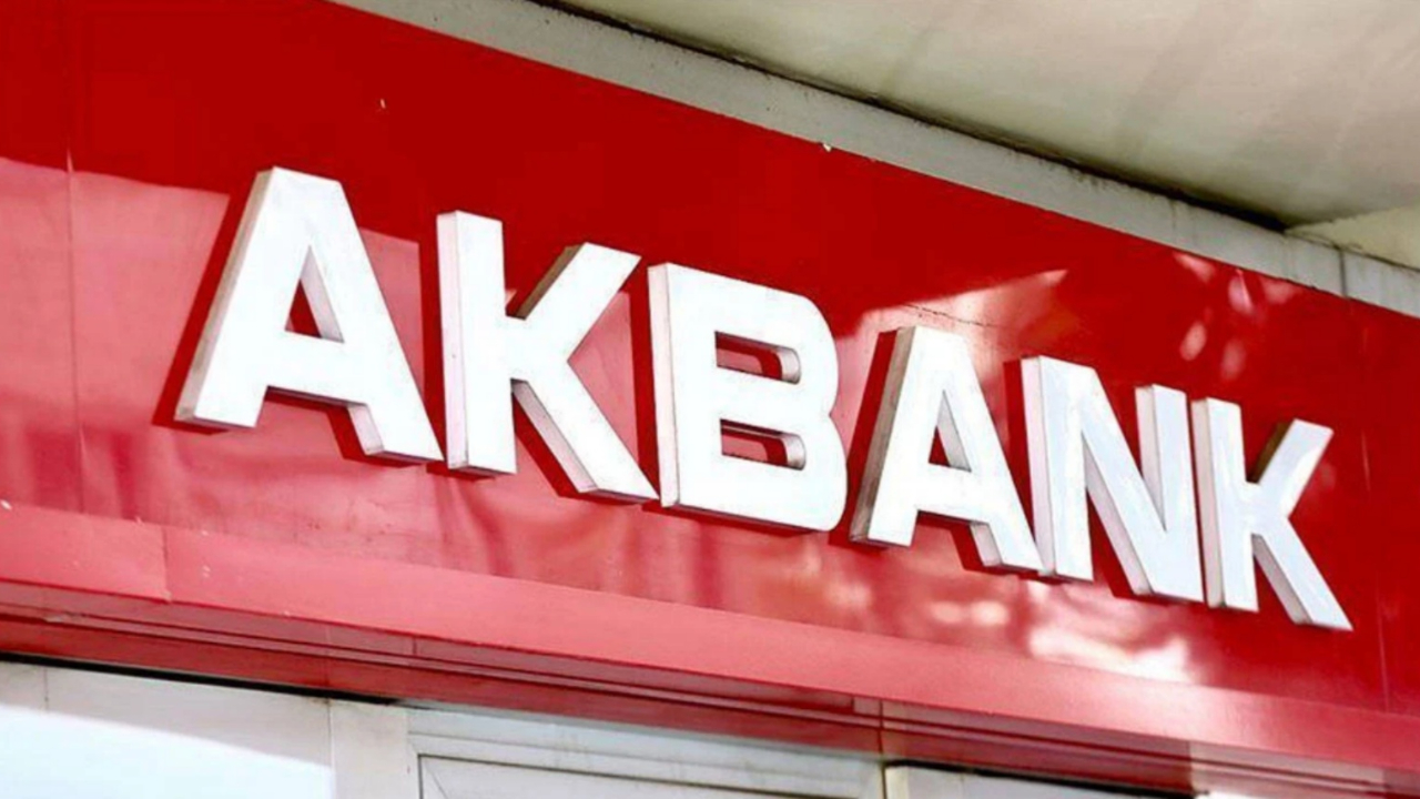 Akbank mağdurları için önemli gelişme! Mahkeme emsal niteliğinde karar verdi: Dolandırılan kişi bankaya ödeme yapmak zorunda değil