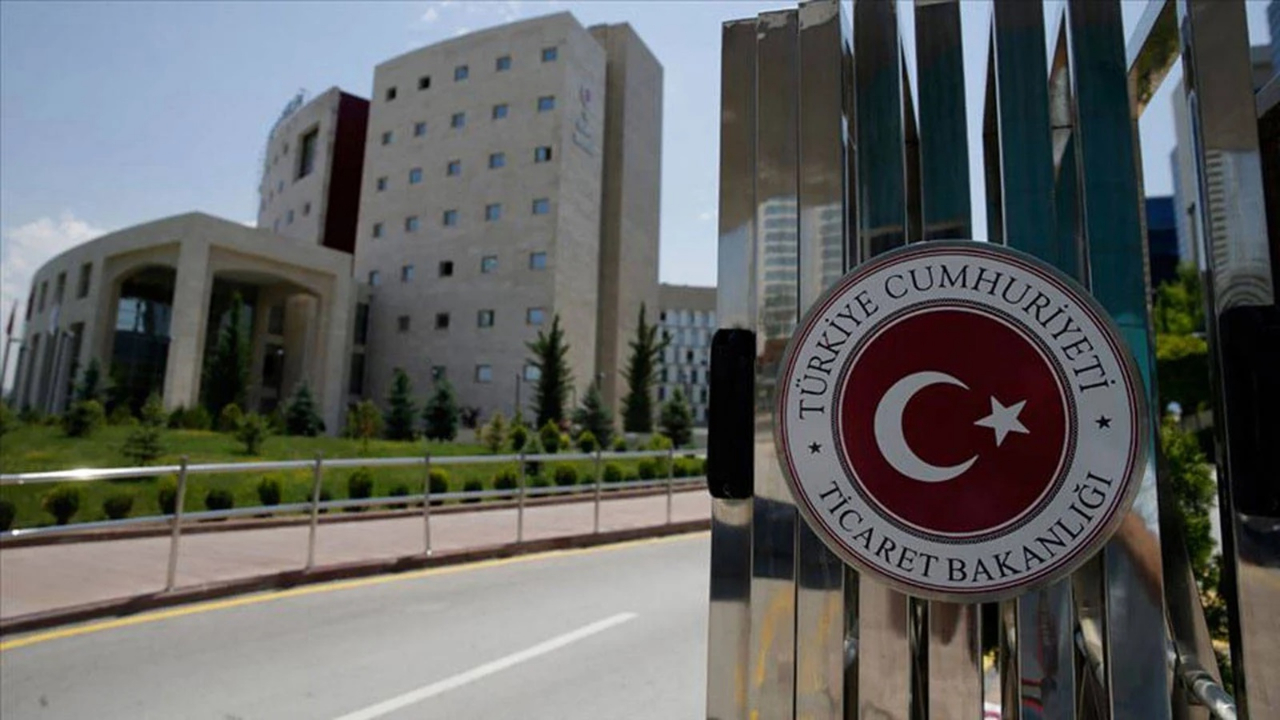 Ticaret Bakanlığı duyurdu: Suriye'ye yönelik kısıtlamalar kaldırıldı