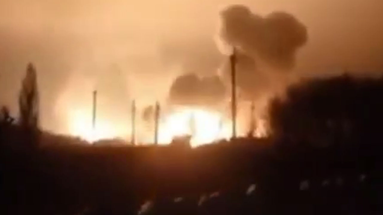 Rus Füzeleri Ukrayna'nın enerji kaynaklarını vurdu! Yablunivske Gaz Sahasında büyük patlama