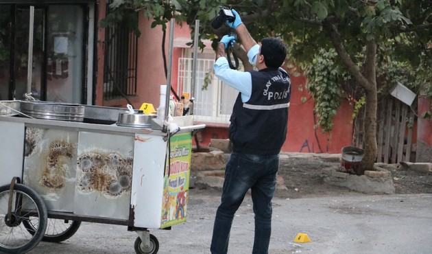 Mısırı beğenmedi, çekti vurdu!