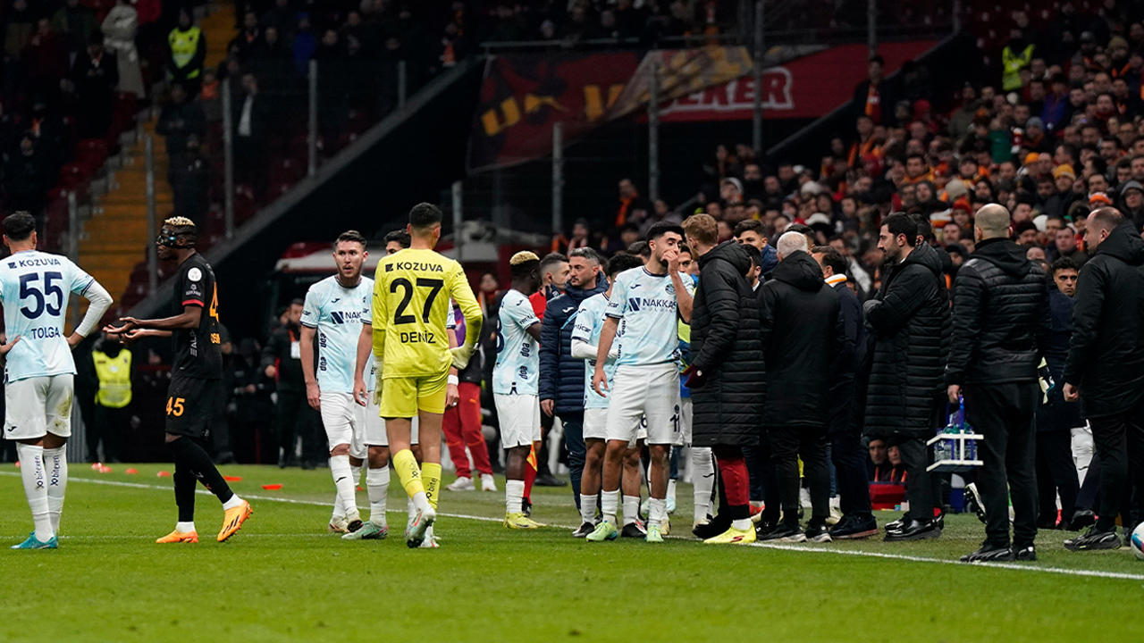 Adana Demirspor'un sahadan çekilmesi talimat değişikliğine sebep olacak! Küme düşürme kararı alındı