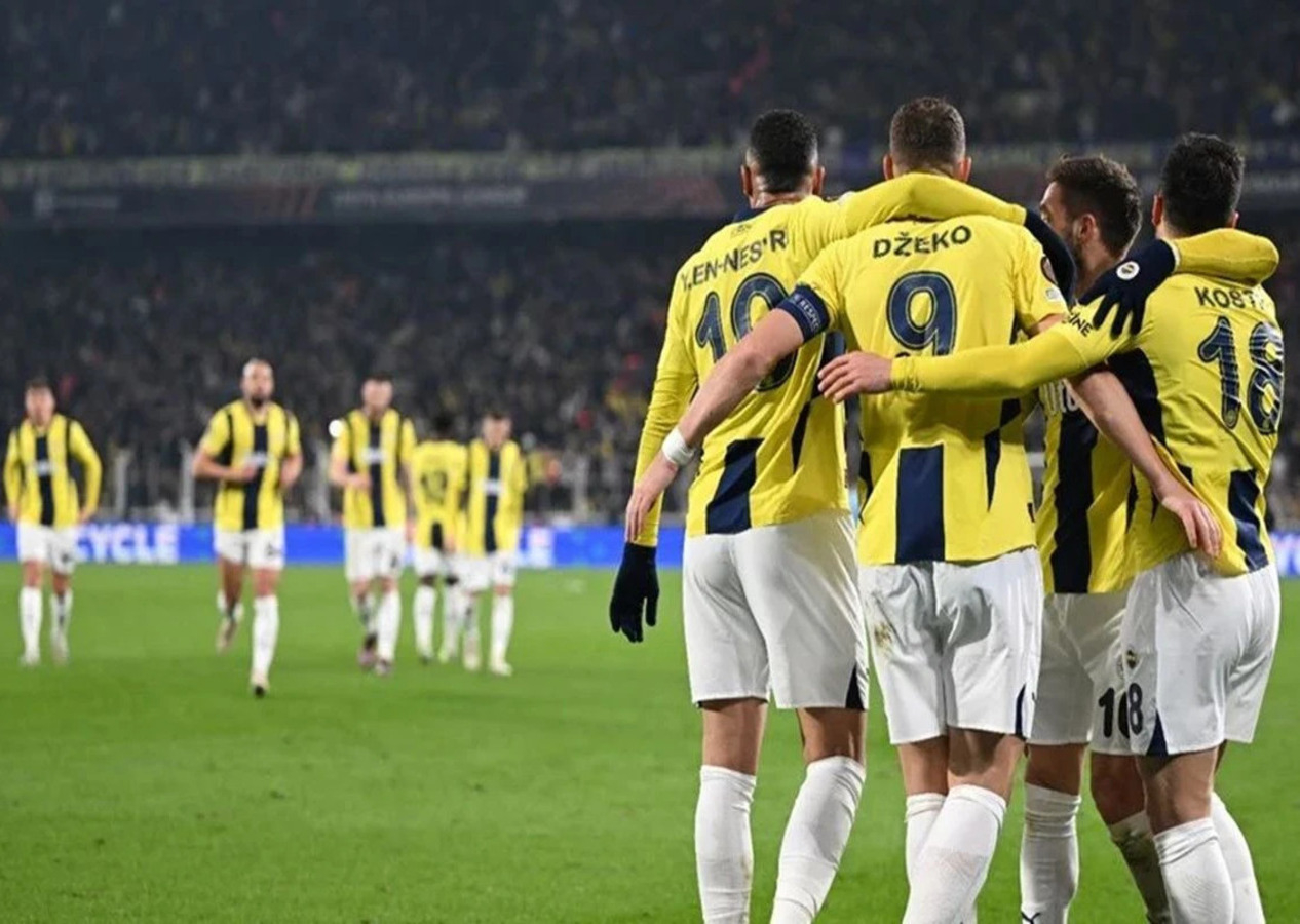 Fenerbahçeliler bu sözlere mest oldu: Anderlecht gelmedi mi, ülkesinde mi kaldı! Bir gram abartmıyorum; bu sezon izlediğim en iyi Fenerbahçe'ydi!