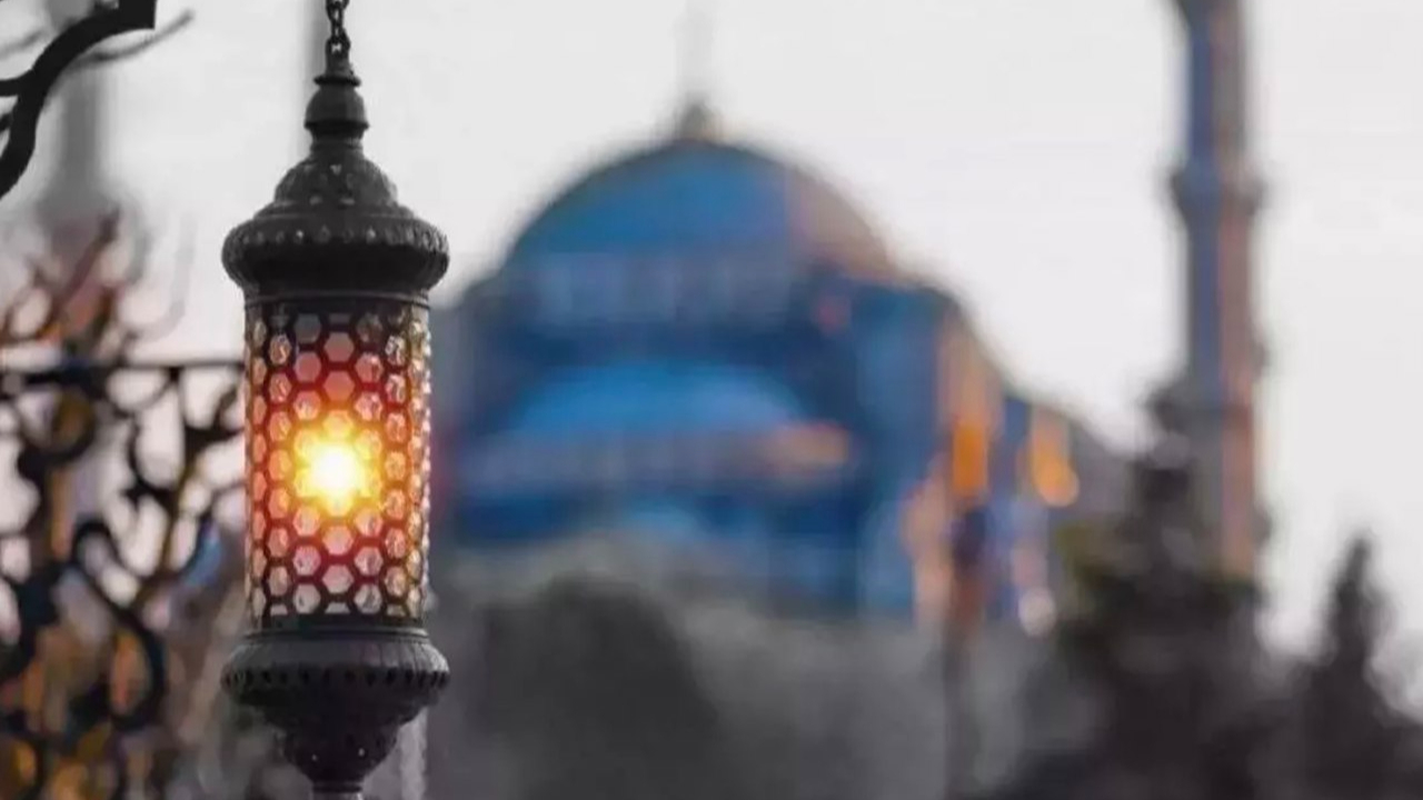 Akrabaya ablaya kandil mesajı! Berat Kandili mesajları 2025