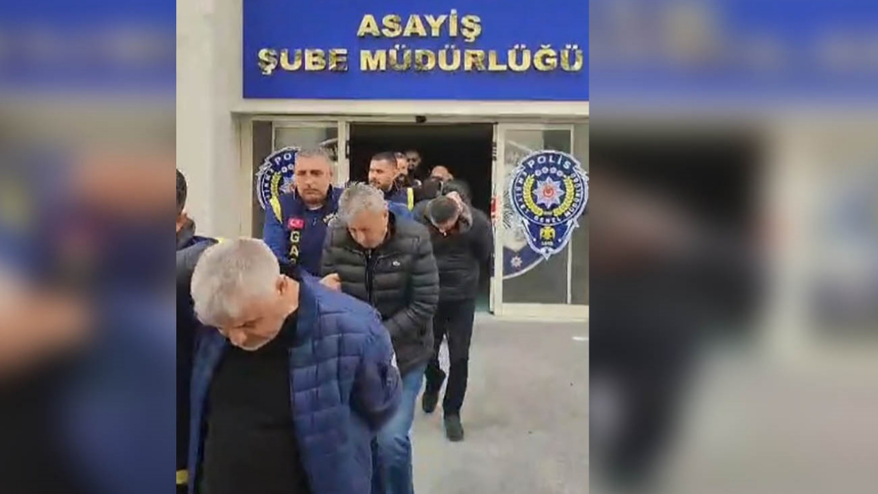 Şantaj ve tehditle imzalattıkları senetlerle 17 milyon liralık vurgun yapan çete çökertildi: 5 gözaltı