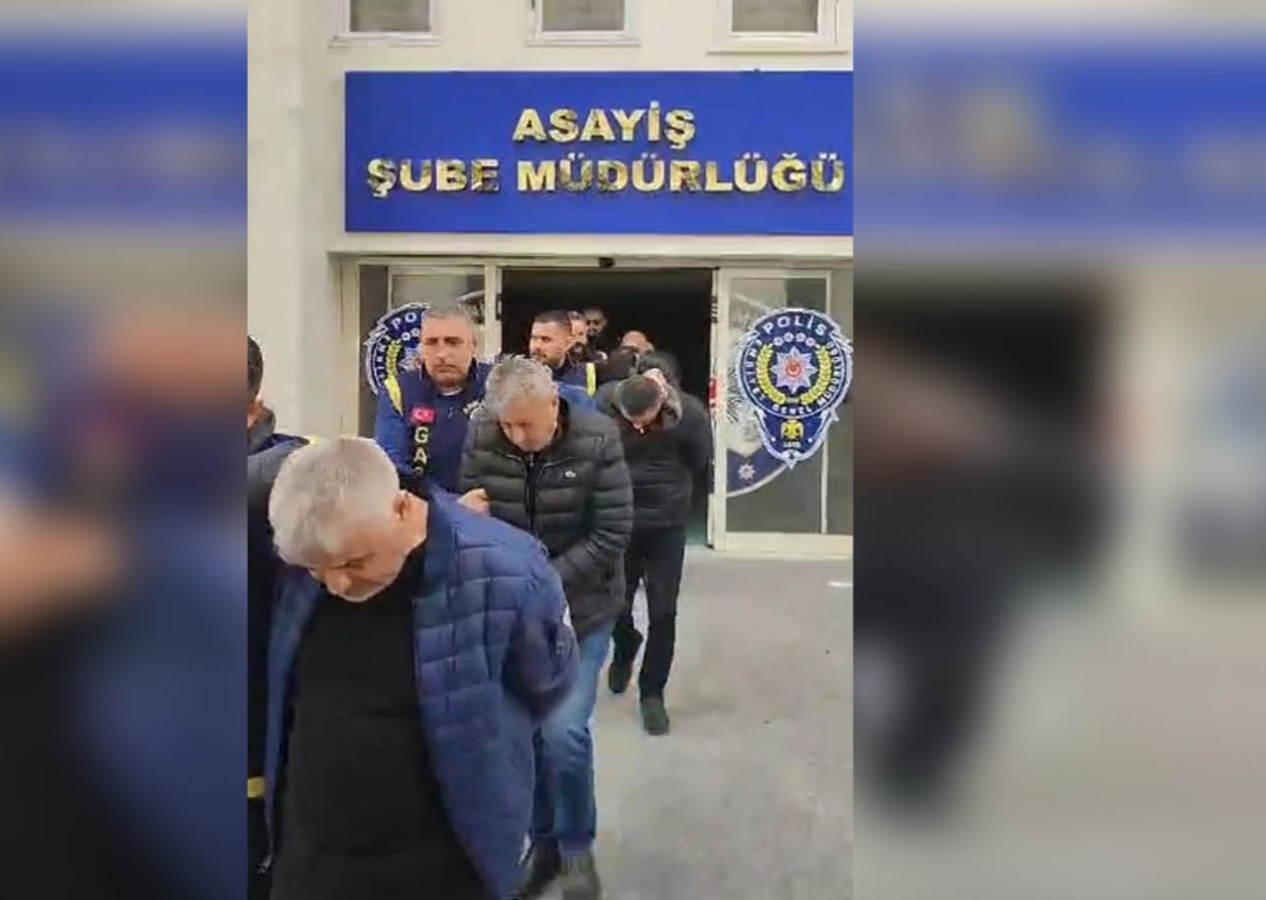 Şantaj ve tehditle imzalattıkları senetlerle 17 milyon liralık vurgun yapan çete çökertildi: 5 gözaltı
