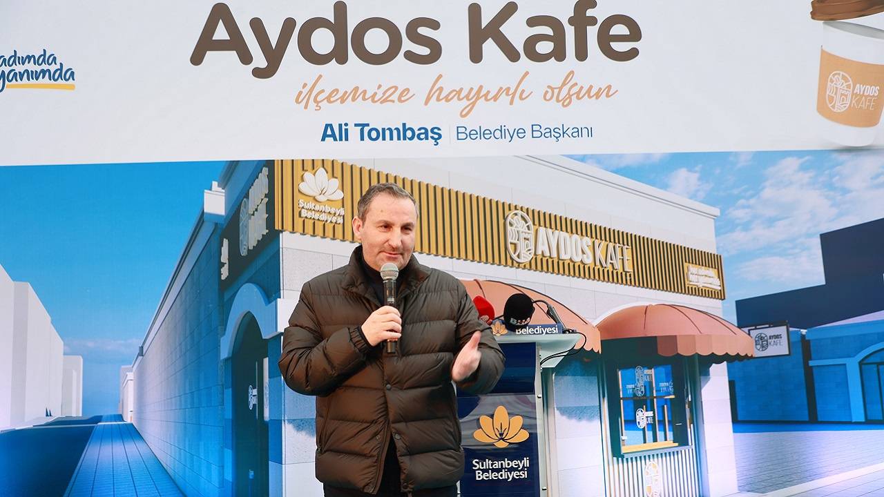 Sultanbeyli’de Aydos Kafe açıldı, ilk kahveleri Başkan Ali Tombaş ikram etti