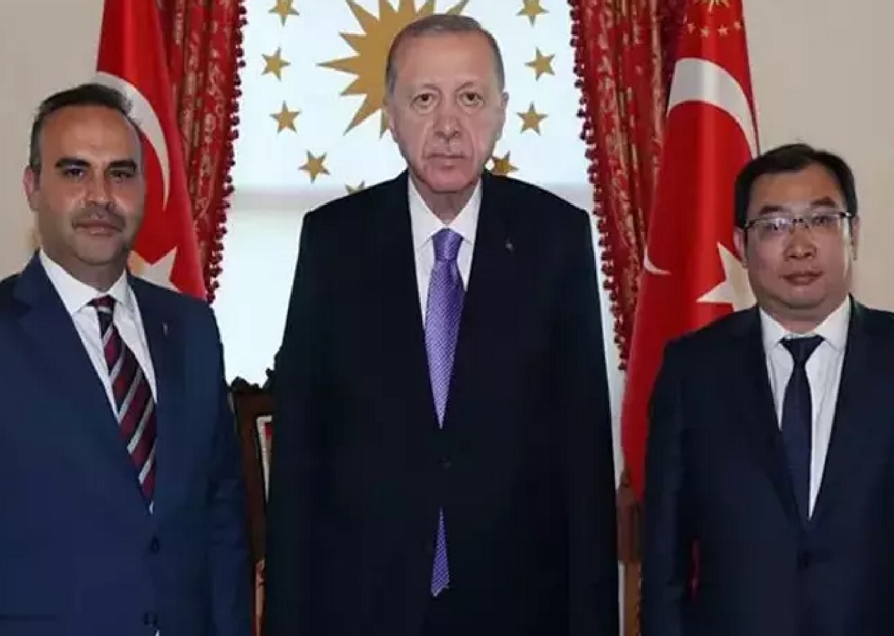 Cumhurbaşkanı Erdoğan müjdeyi verdi! Çinli otomotiv devi Chery Samsun'a fabrika kuruyor...