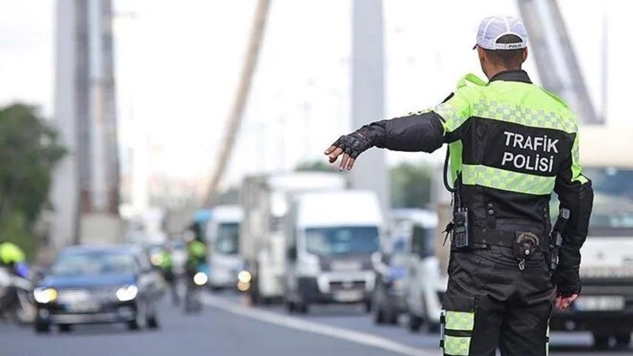 Trafik magandaları yandı: Makas atmaya yeni yaptırımlar geliyor! Sürücü belgesi geri alınacak, araç trafikten men edilecek
