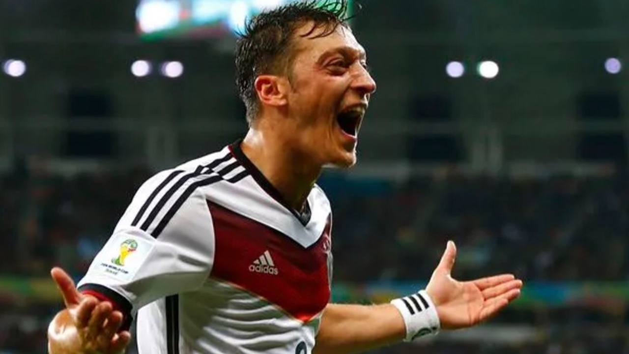 Bilmediğiniz şeyler var... Mesut Özil Türk milli takımını neden seçmediğini ilk kez açıkladı