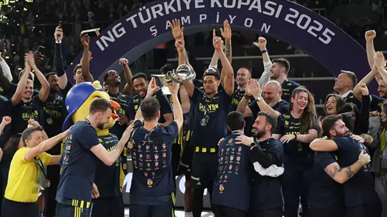 Fenerbahçe finalde Beşiktaş'ı devirdi, Türkiye Kupası 'benim' dedi! Fenerbahçe Beko 104 - 81 Beşiktaş Fibabanka | Finalin özeti