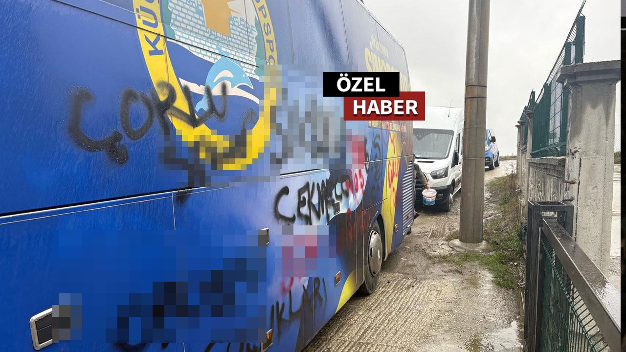 Böyle vandallık görülmedi! K.Ç. Sinopspor’un takım otobüsüne spreyli saldırı