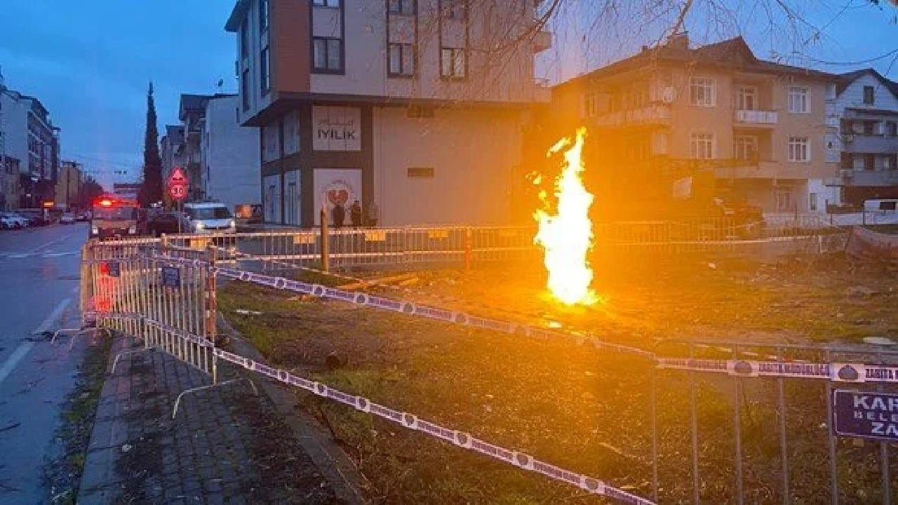 Yer altından çıkan metan gazı alev aldı! Tüm tedbirler alındı...