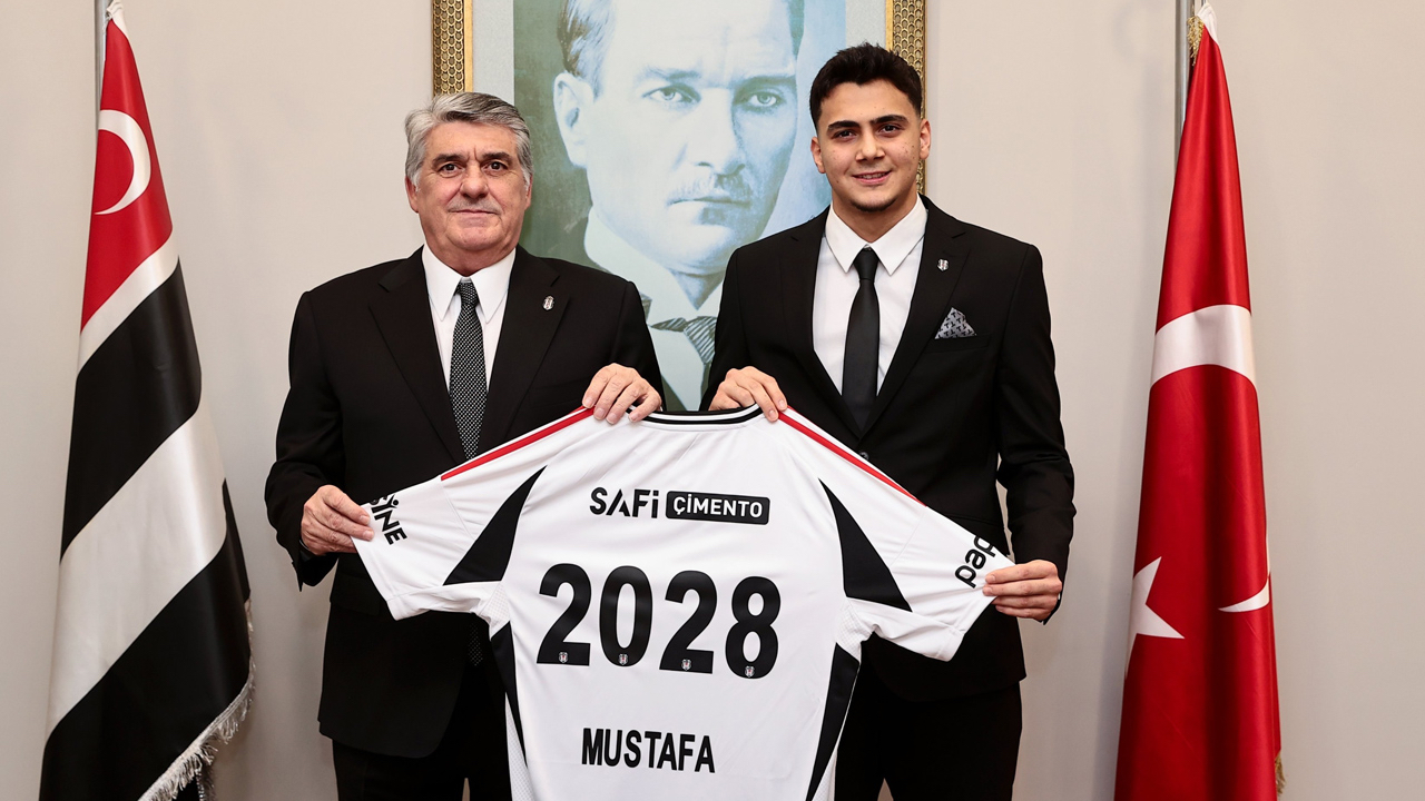 Beşiktaş genç oyuncusu Mustafa Erhan Hekimoğlu ile sözleşme imzaladı
