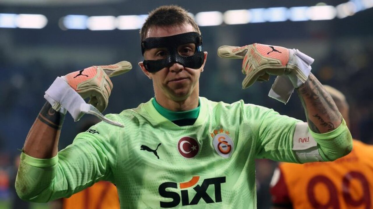 Fernando Muslera'dan Victor Osimhen'e övgü dolu sözler: Maçı bırakmıyor, elinden geleni yapıyor!