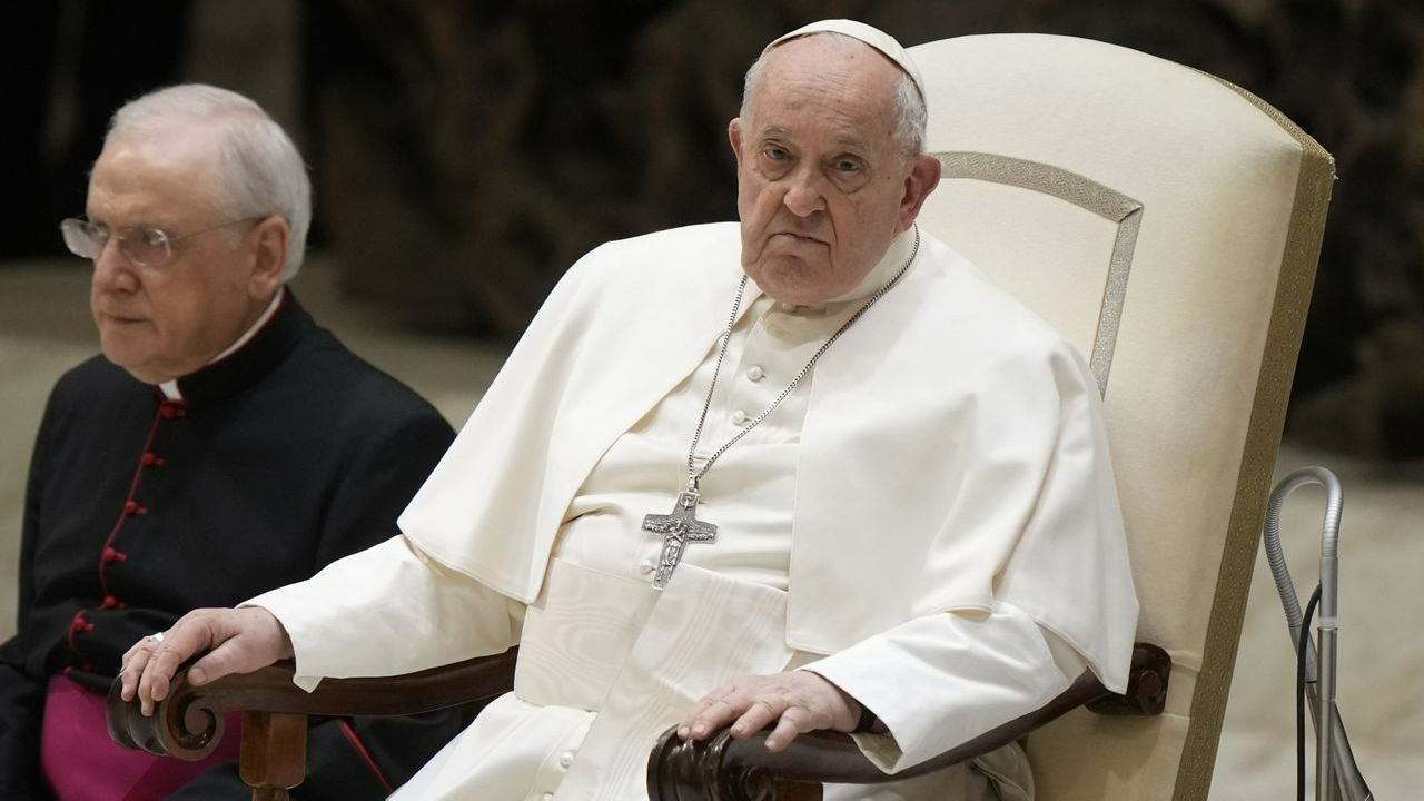 Günlerdir tedavi görüyor! Vatikan Papa Franciscus'un hastalığını açıkladı!