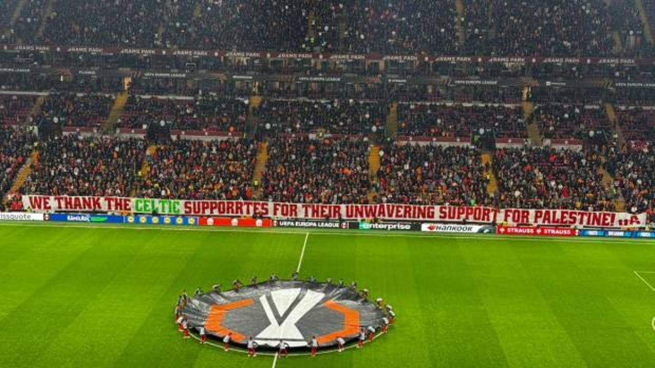 Galatasaray tribünlerinden İskoç kulübü Celtic'e Filistin teşekkürü!