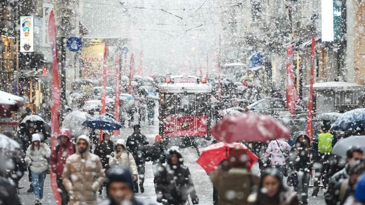 Son dakika alarmı... İstanbul'da kar fırtınası başladı