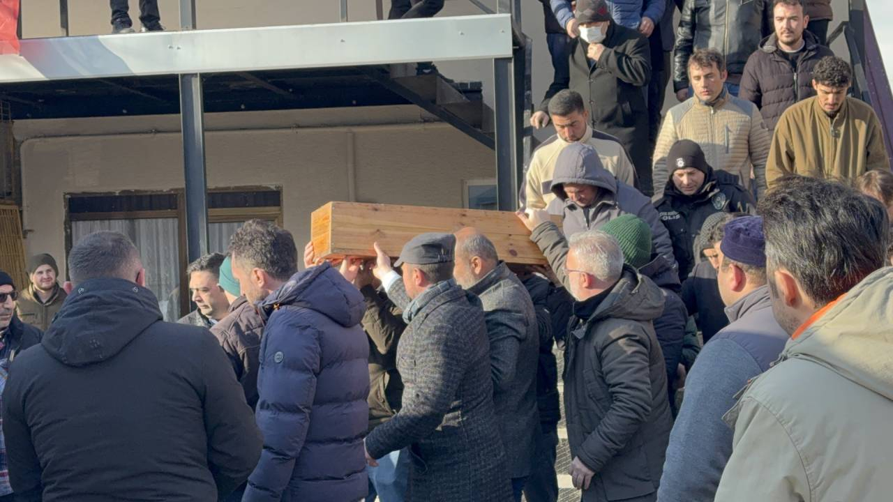 Düzce'de kahreden kaza: Aracıyla 1.5 yaşındaki oğlunu ezdi