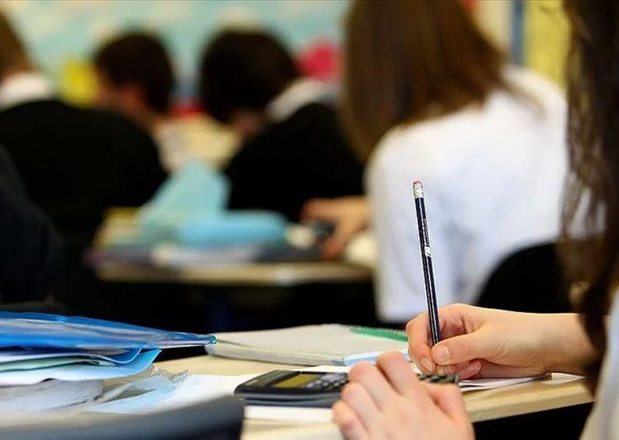 Liselerde yeni dönem resmen başladı! MEB yönetmeliği değişti: Devamsızlık, diploma, rapor alma zorunluluğu…