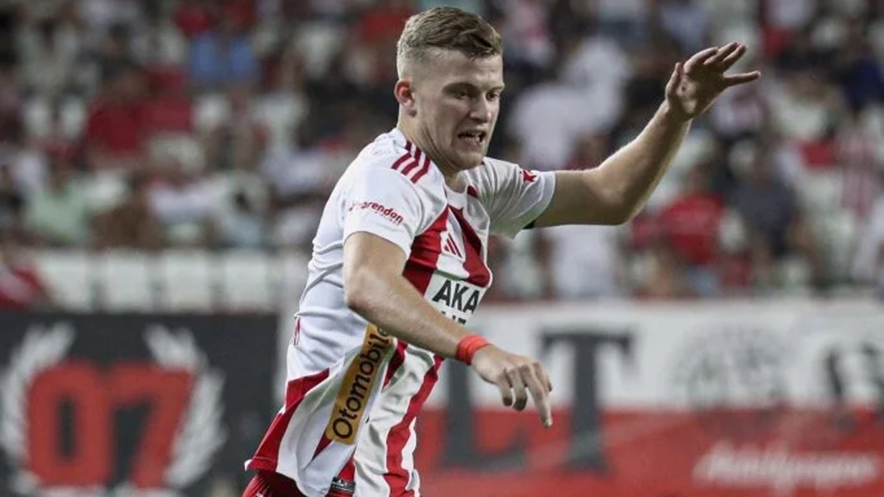 Antalyaspor'da cezalı duruma düşen Jakub Kaluzinsk Fenerbahçe maçında yok