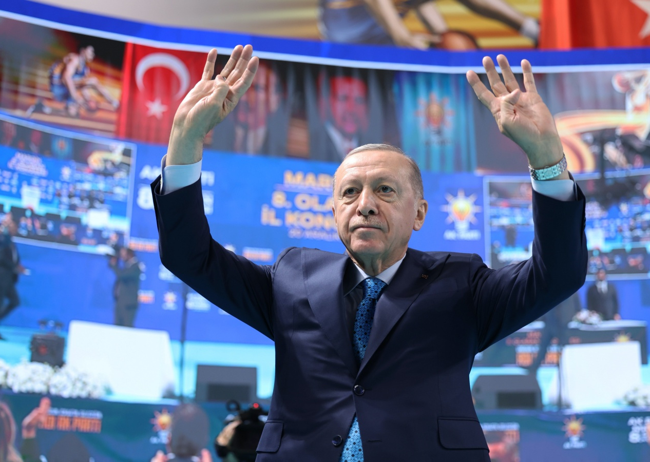 AK Parti'de 8. Olağan Büyük Kongre heyecanı! Cumhurbaşkanı Erdoğan'a doğum günü sürprizi! Delegelere özel saat hediyesi...