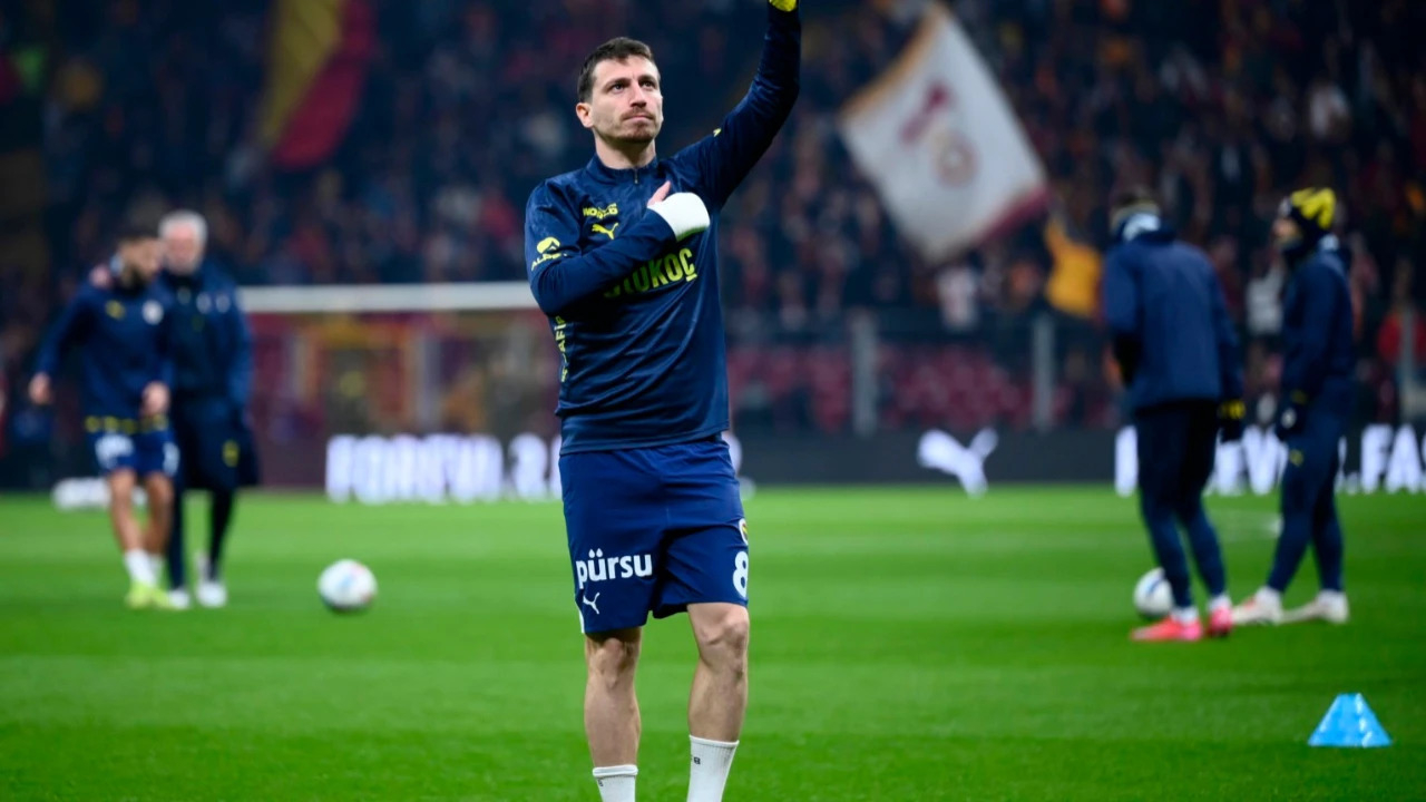Galatasaraylı taraftarlardan Mert Hakan Yandaş'a büyük tepki!