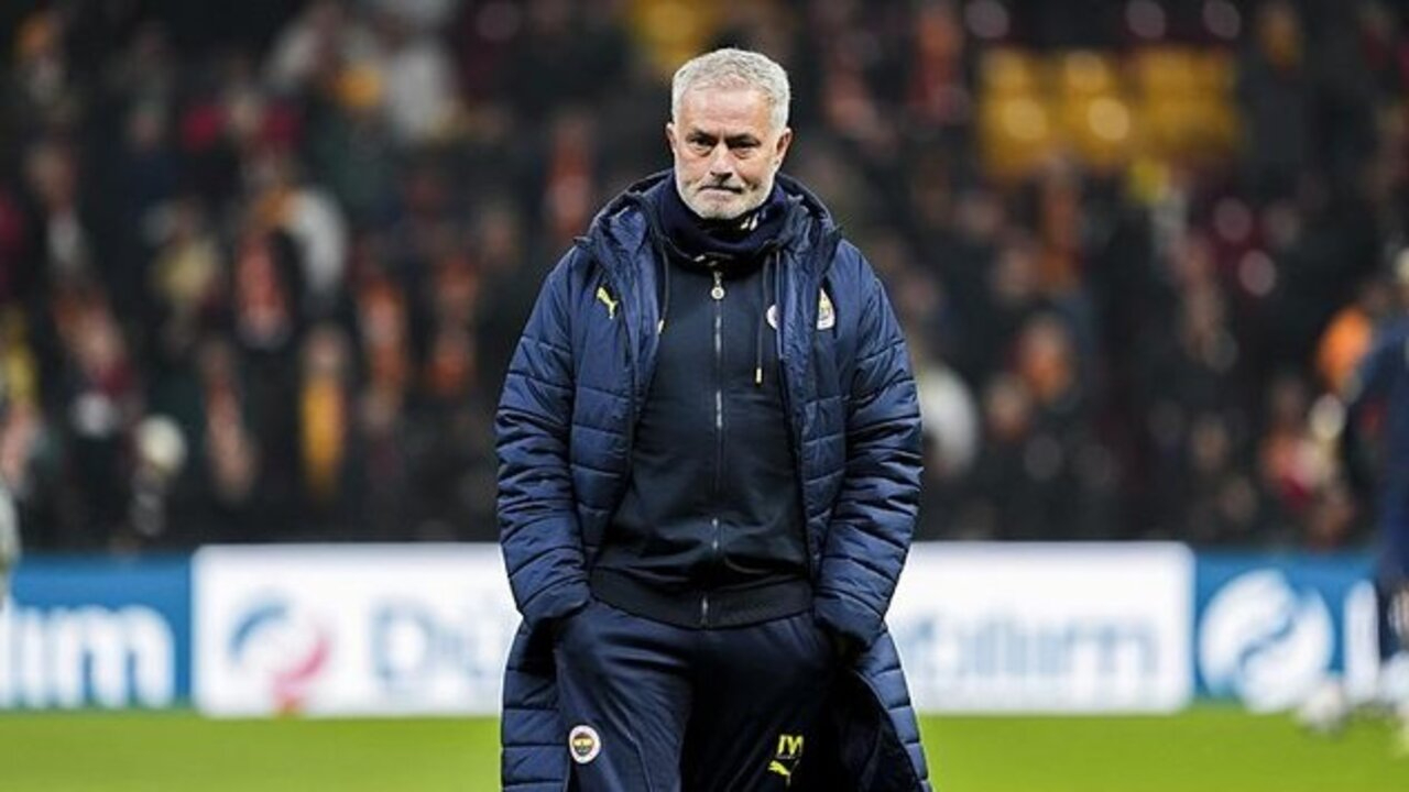 Fenerbahçe'de Mourinho Bombası Patladı! Yönetimden Şok Teklif