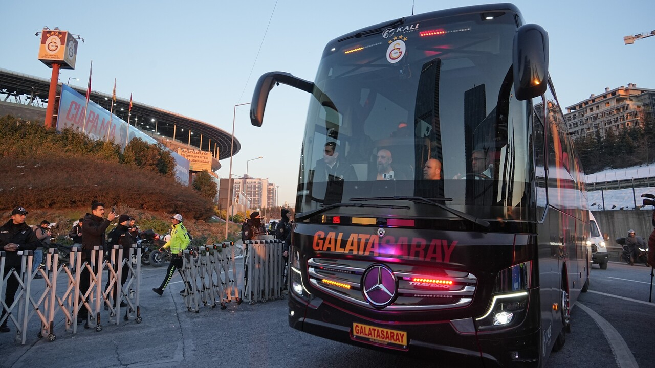 Galatasaray, dev derbi için Ali Sami Yen Spor Kompleksi'ne ulaştı!