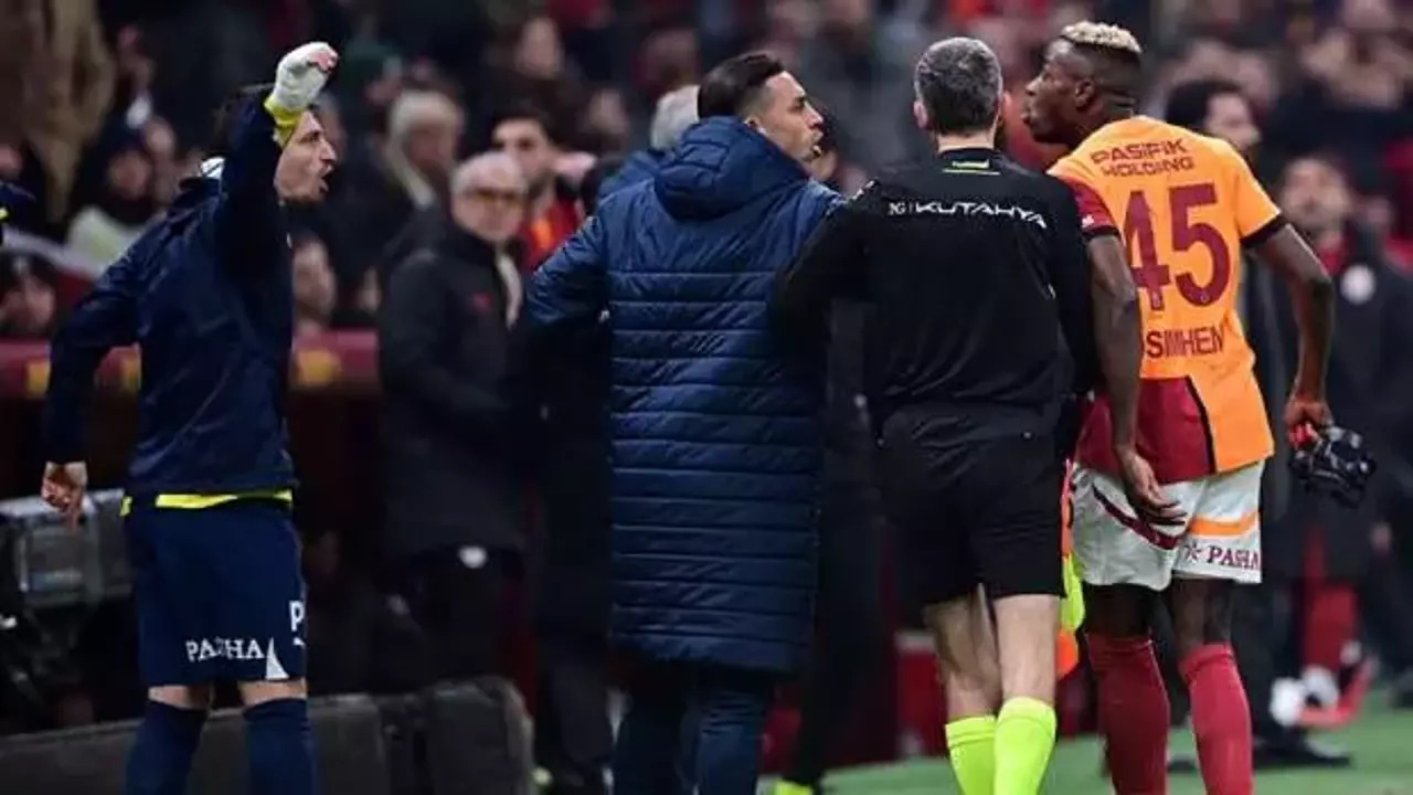 Dev derbiye damga vuran an: Mert Hakan Yandaş ile Victor Osimhen arasında sinirler gerildi!