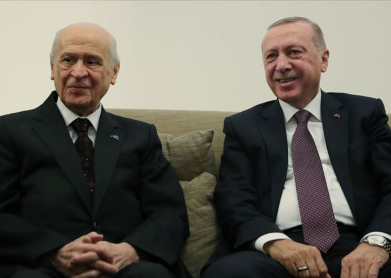 Oyların tamamını aldı! Erdoğan yeniden Genel Başkan seçildi! İlk tebrik Devlet Bahçeli'den...