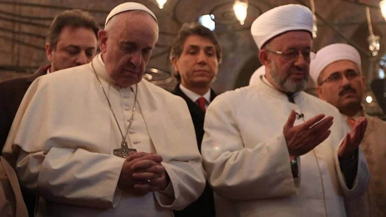 Papa Francis'in durumu kritik! Vatikan'dan yeni açıklama geldi