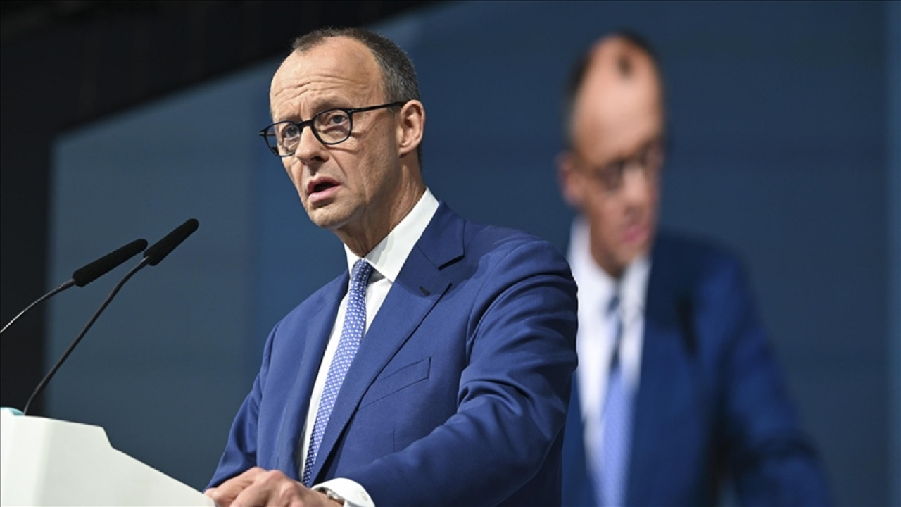 Friedrich Merz kimdir? Sağcı mı solcu mu? Hangi partiden? Eşi çocukları kim?