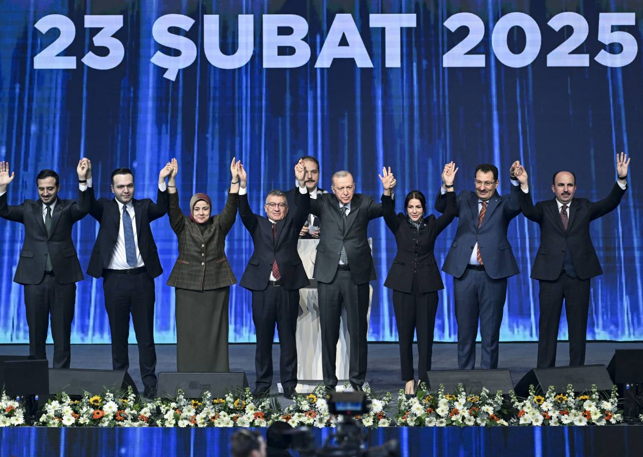 AK Parti'nin yeni MYK'sında görev dağılımı yapıldı, kalanlar, gidenler, değişimler netleşti