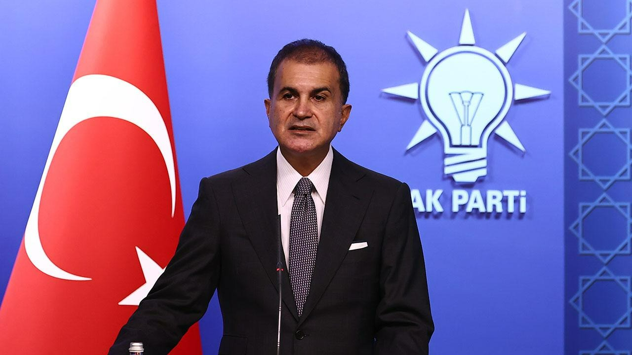 Bir tepki de Ömer Çelik'ten: Demokratik siyasi sözlükte 'cunta eşittir CHP' yazar