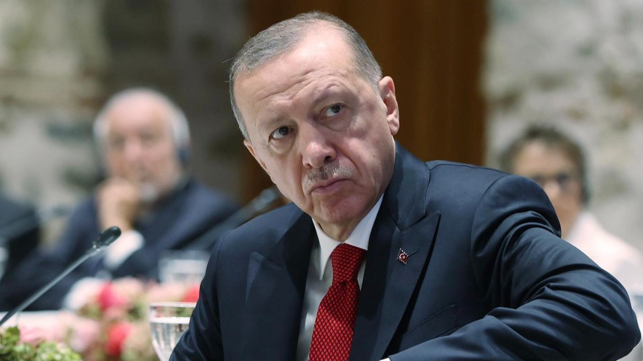 İzlenme rekorları kırıyor... Cumhurbaşkanı Erdoğan'a özel Türkçe ve İngilizce doğum günü şarkısı