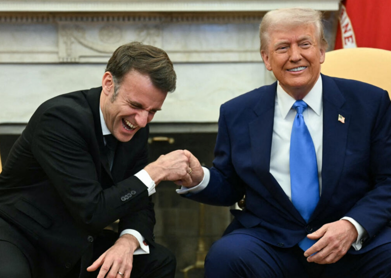 15 saniye tokalaşma, elde var sıfır! Macron, Fransa'ya eli boş döndü!