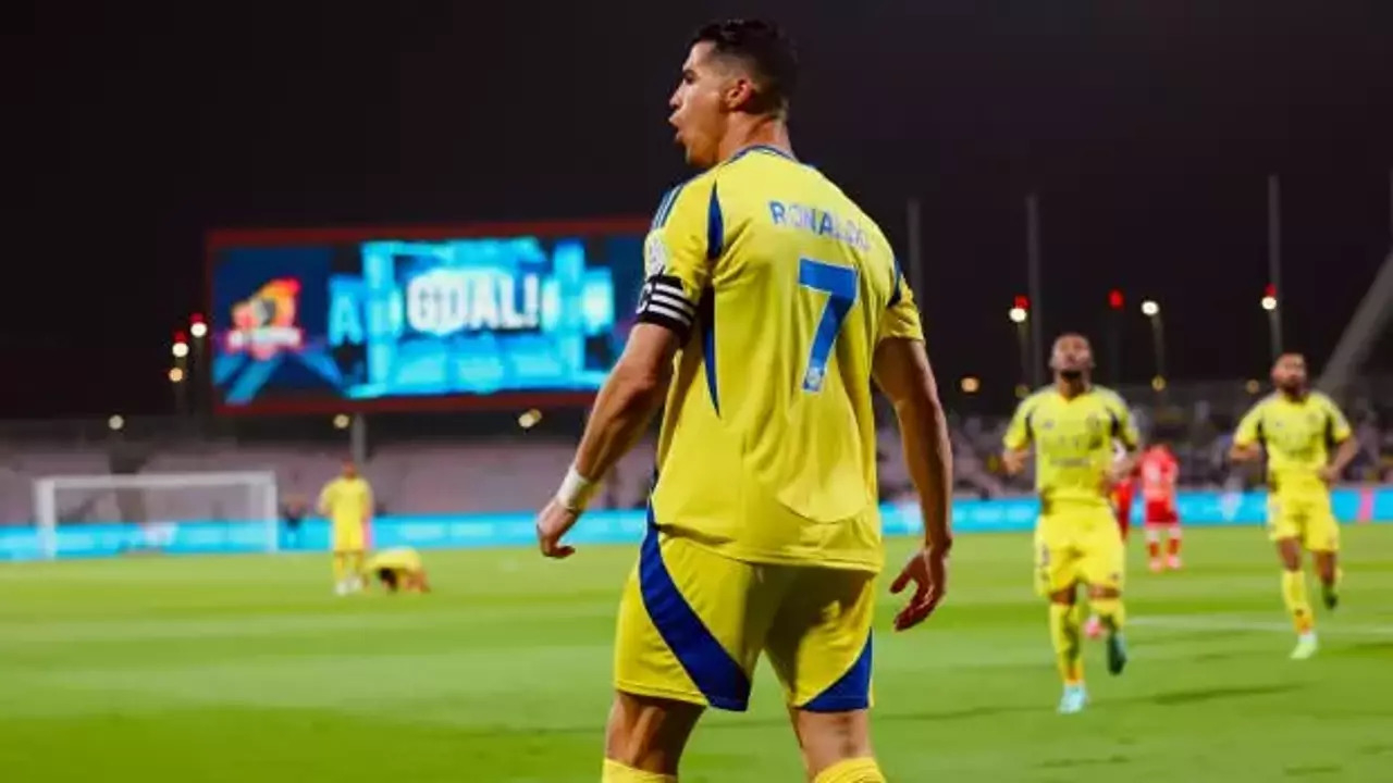 1000'e 75 kaldı: 40 yaşındaki Cristiano Ronaldo'dan muhteşem gol!