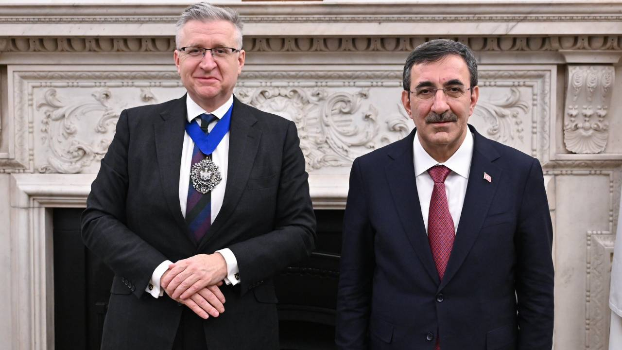 Cumhurbaşkanı Yardımcısı Cevdet Yılmaz'dan Londra'da finans temasları
