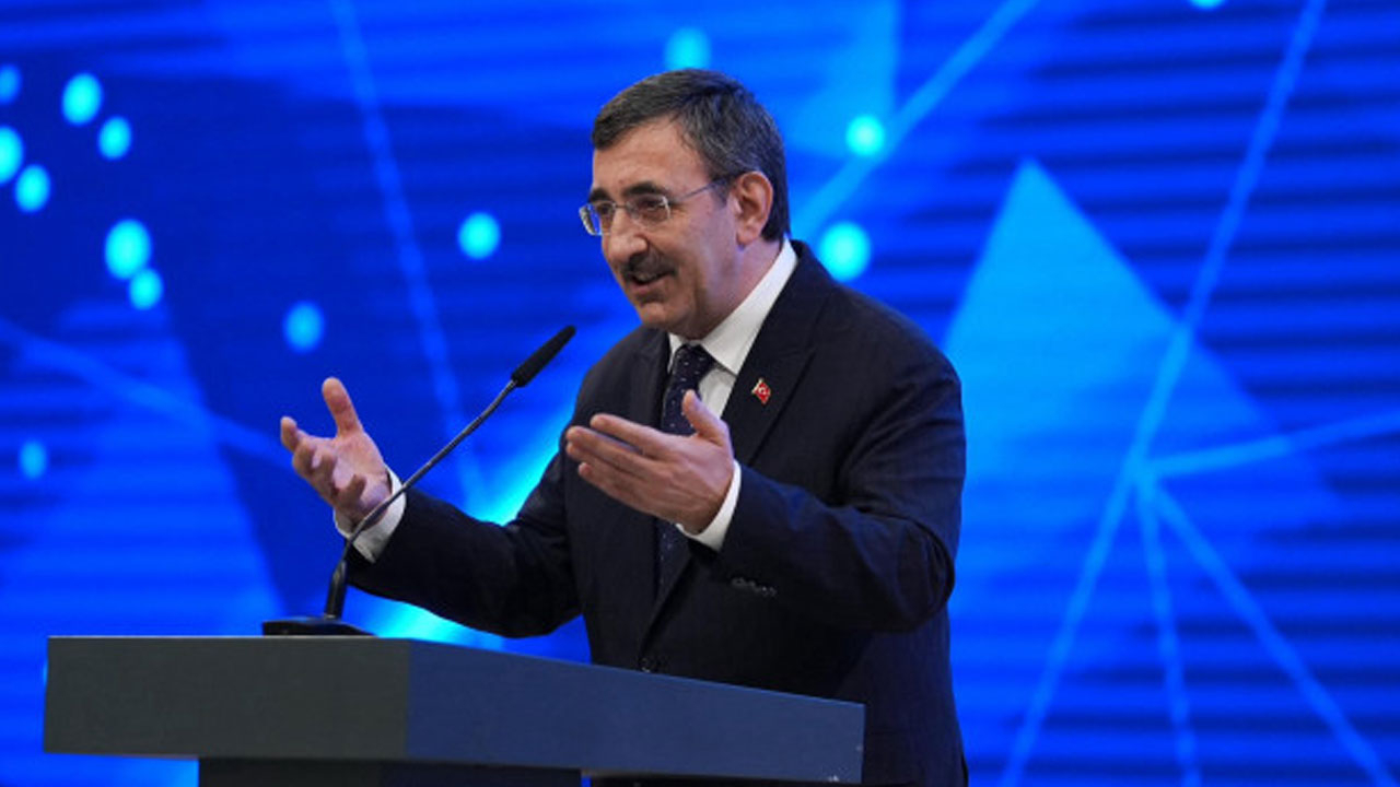 Cumhurbaşkanı Yardımcısı Yılmaz'dan Diyanet'e saldıranlara sert tepki: 'Gençler sahip çıkacak!'