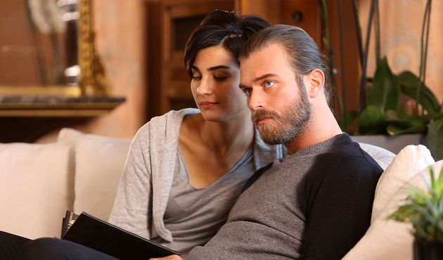 En Yakışan Çift: Kıvanç Tatlıtuğ ve Tuba Büyüküstün!