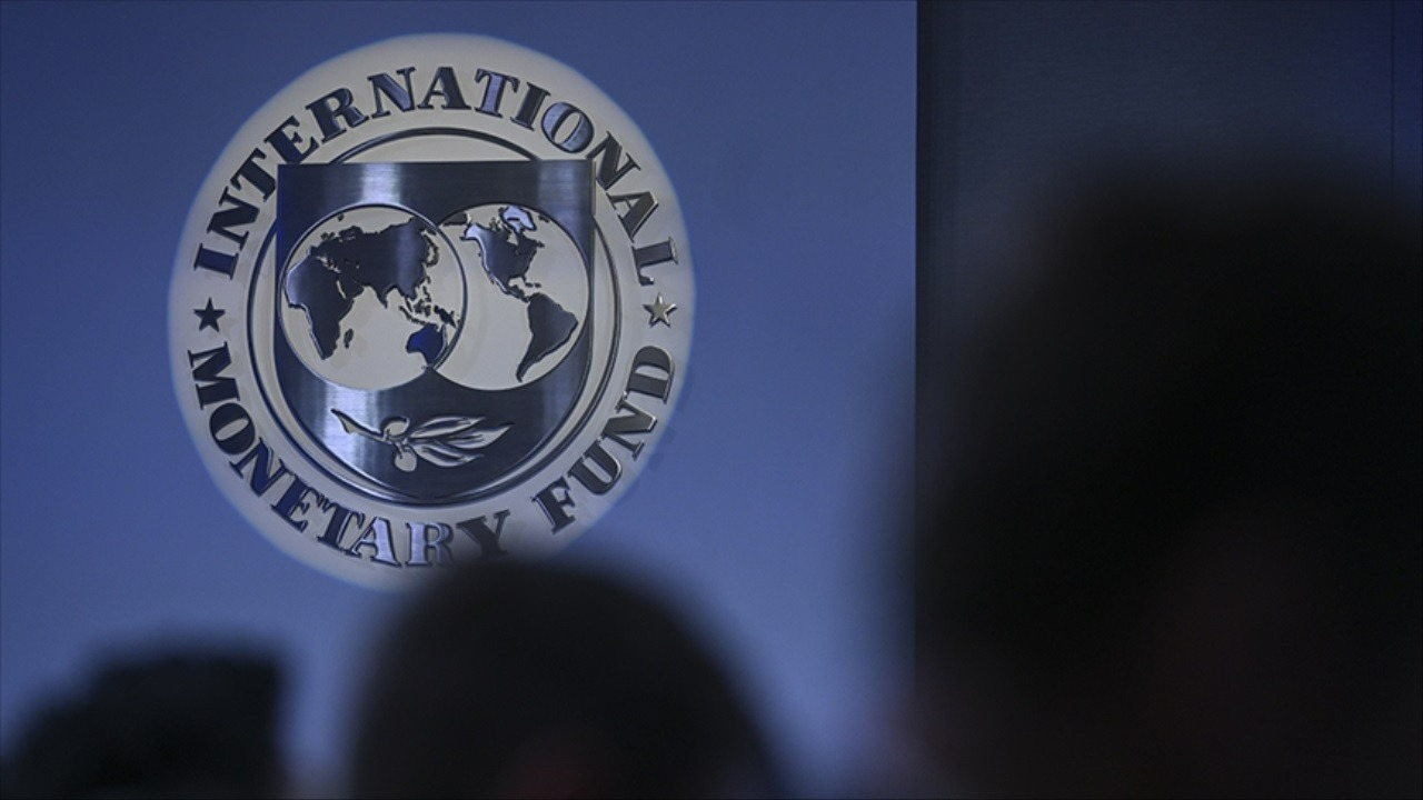 IMF'den kritik uyarı! Küresel ekonomide riskler aşağı yönlü, büyüme beklentileri zayıf!