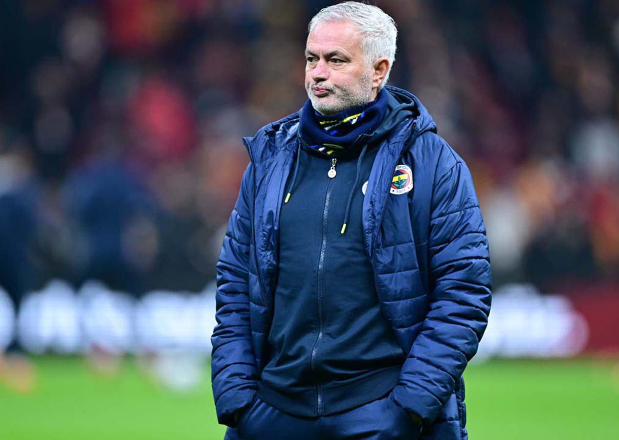 Fenerbahçe'de Jose Mourinho'yu bekleyen çok zorlu karar! İki futbolcu arasında kaldı